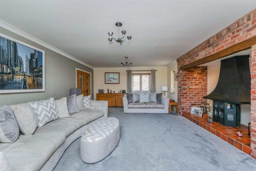Spacious Lounge