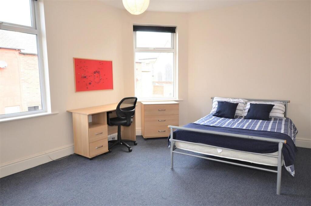 Bedroom 2.JPG