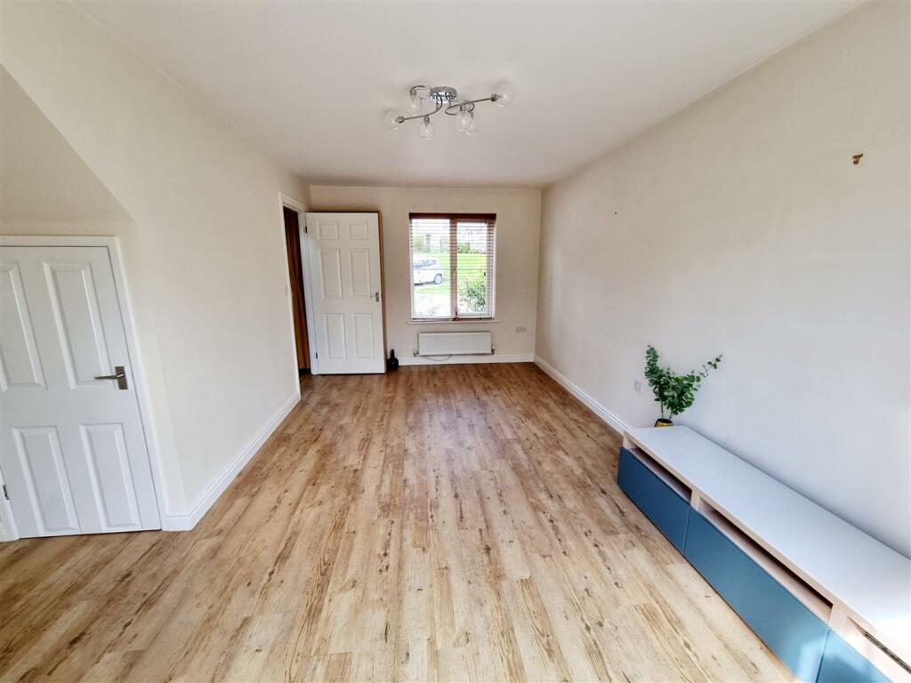 Sitting Room 1.jpg