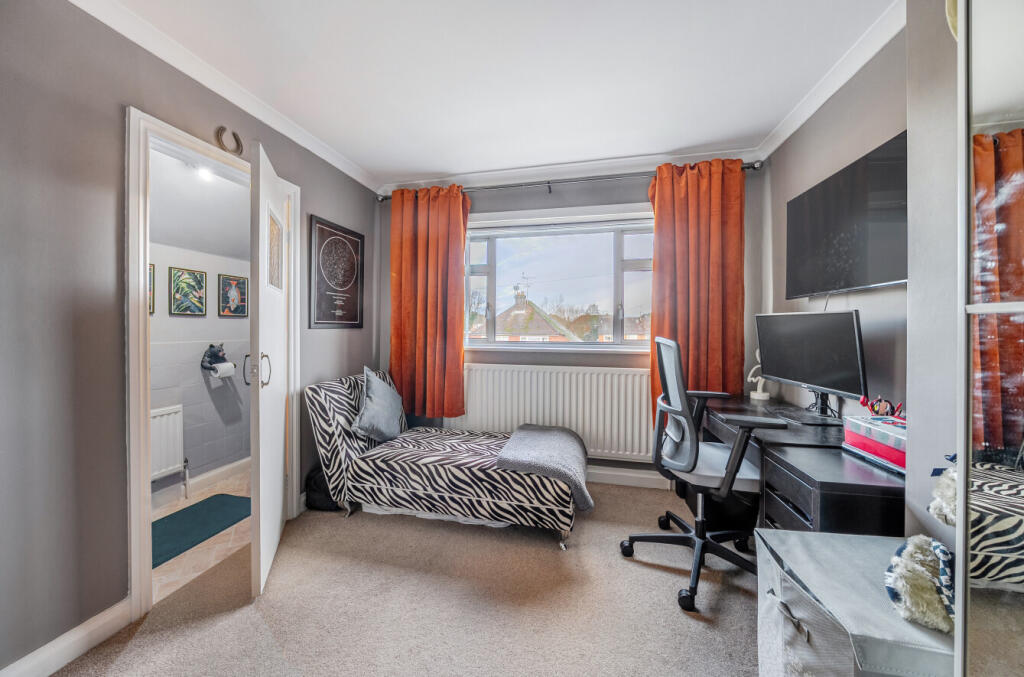 1387099-2-6932b04...