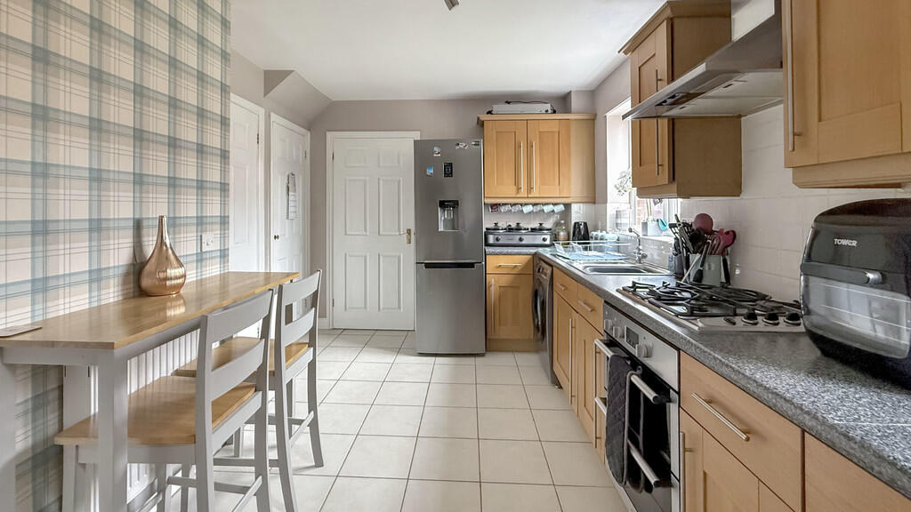 Kitchen/breakfast...