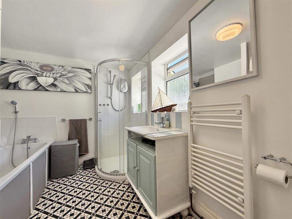 Family Bathroom.jpeg