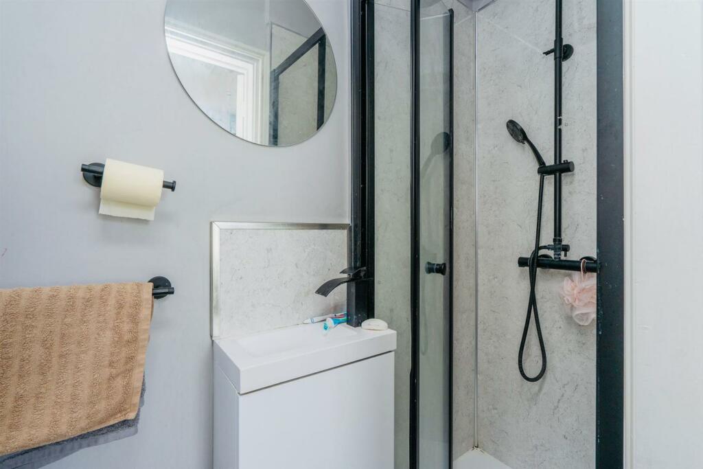 En Suite 2.jpg