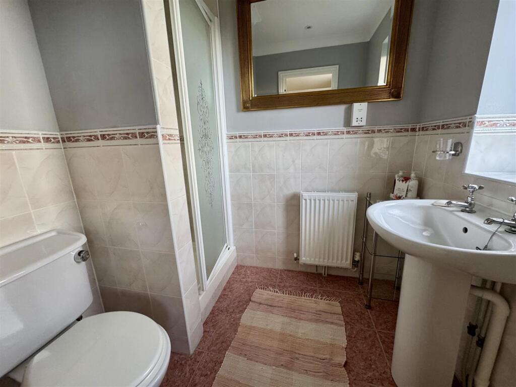 En-Suite Shower Room/WC