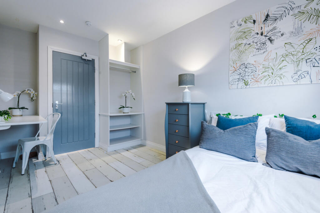 27 Woodcroft Road Bedroom 18