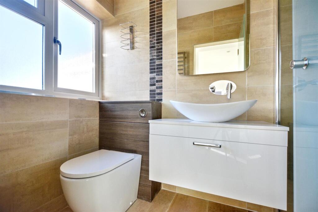 Bedroom 1 En Suite_1.jpeg