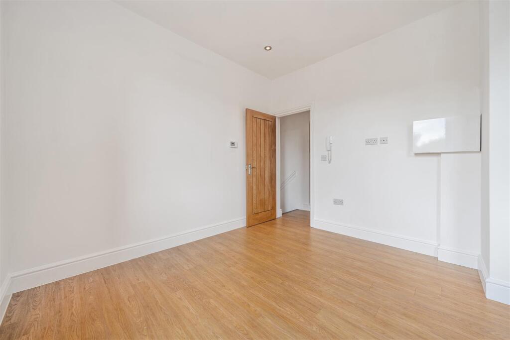 66992e8b37172-1161375 (5) (1).jpg