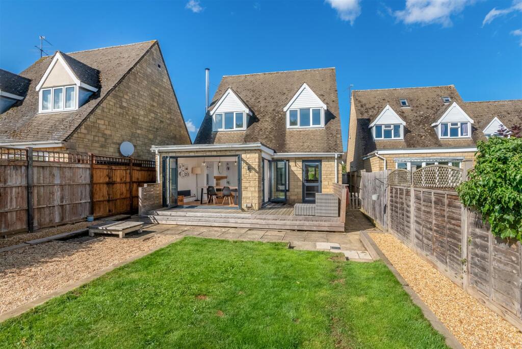 11 Arbour Close 1764-5.jpg