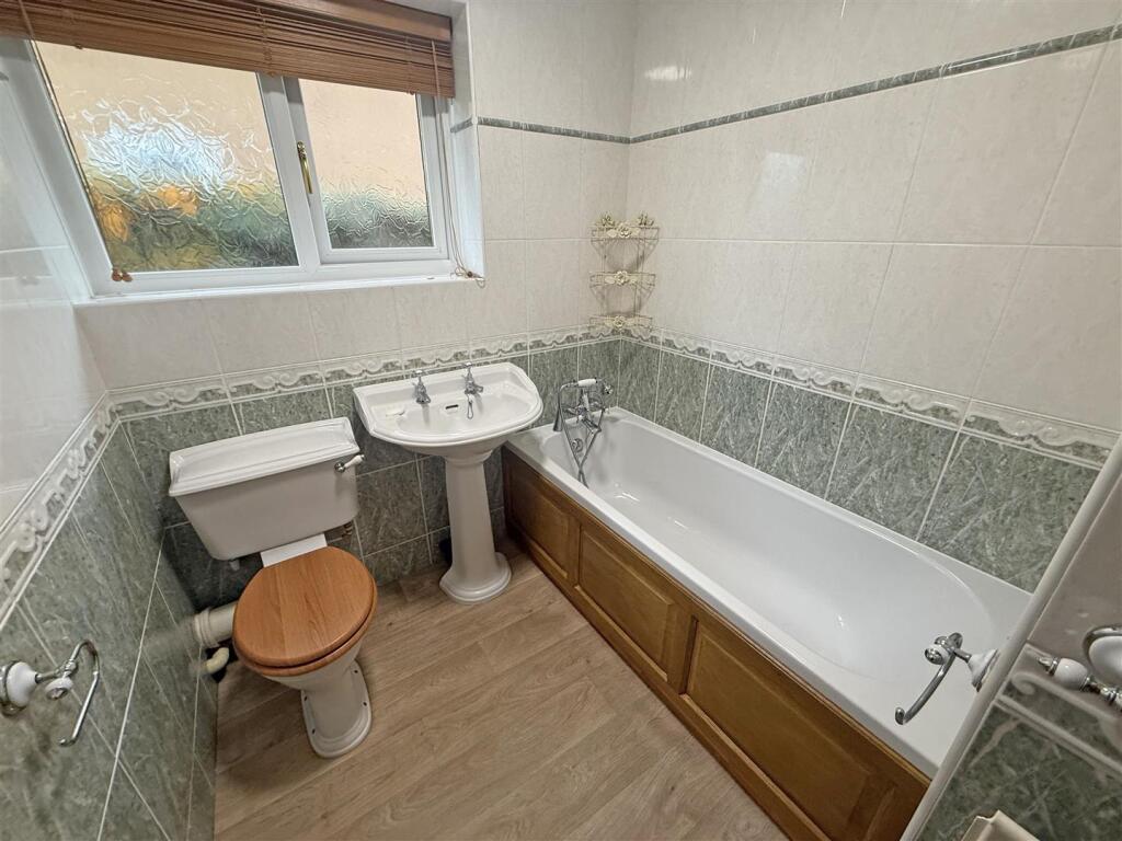 Bathroom.jpg
