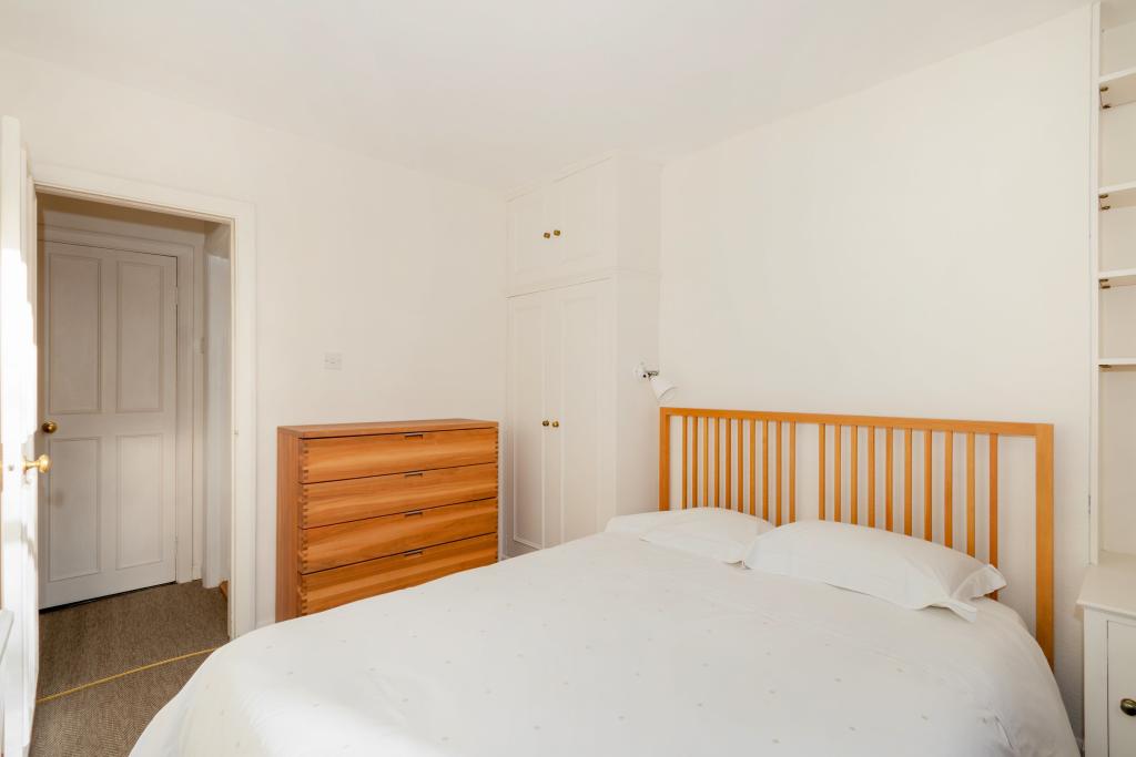 Ledbury LGF, 74, W11