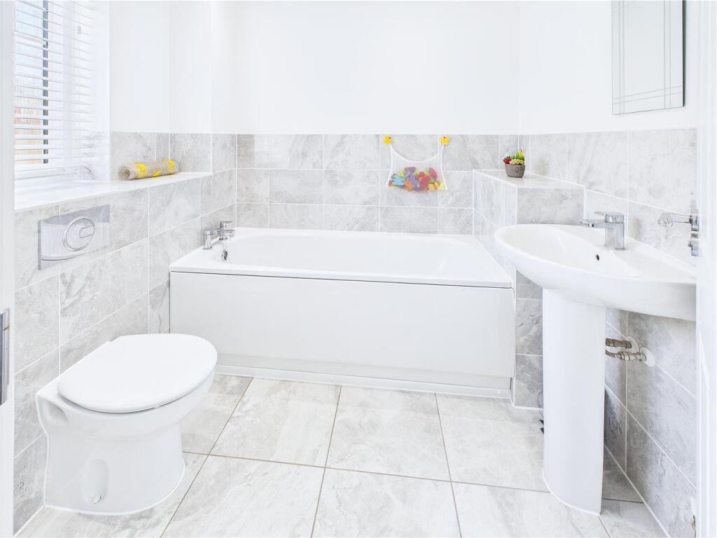 Harrier Way, Estate Agent, Burton on Trent (27).jp