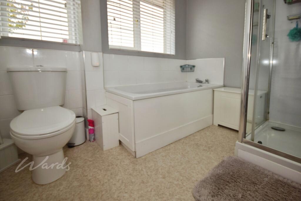 wainscott bathroom
