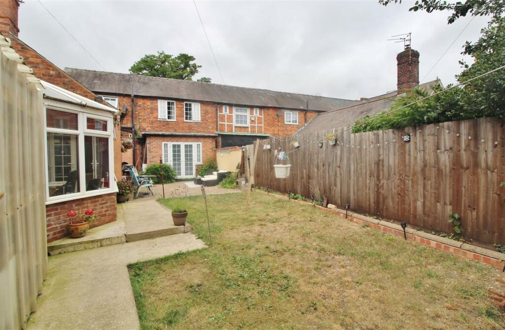 REAR GARDEN -