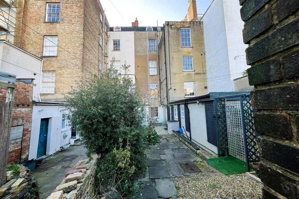 18 Lansdown Place, Cheltenham GL50 2HX | Leasehold