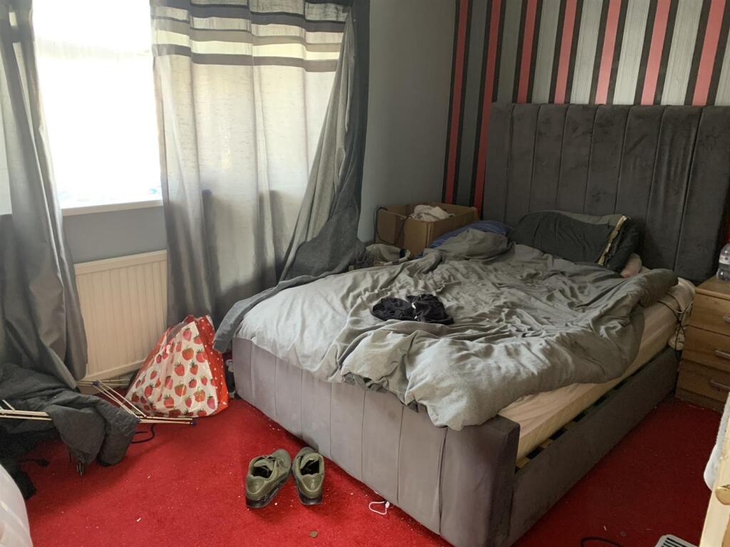 Bedroom..jpg