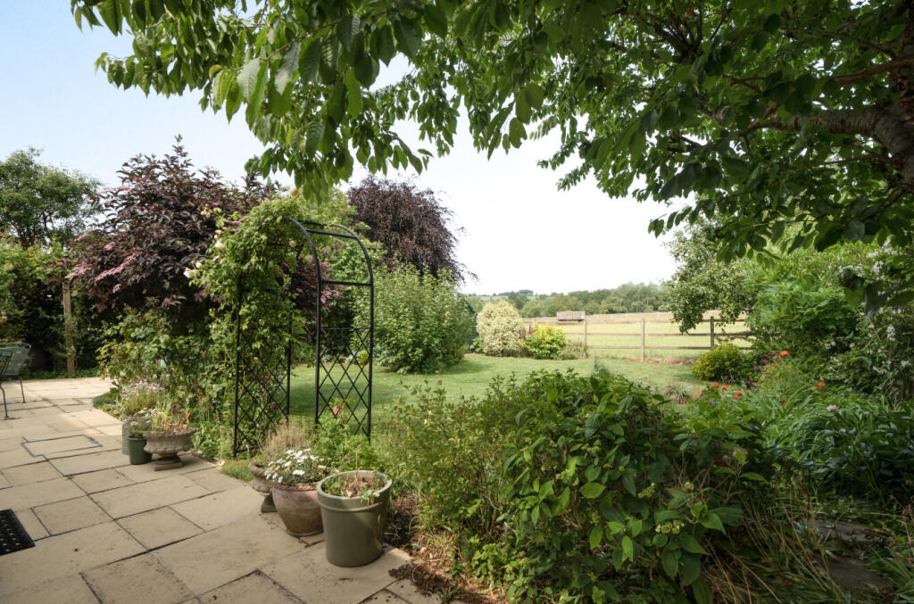 1304705-21-684027...