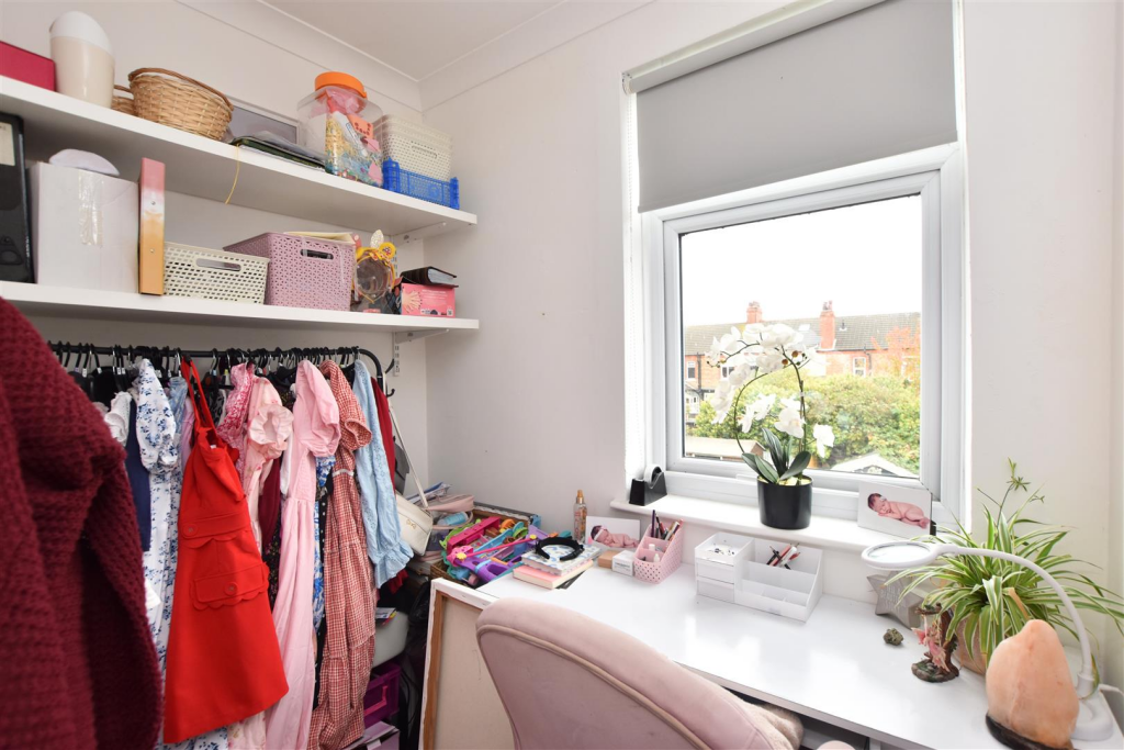 NURSERY/HOME OFFICE