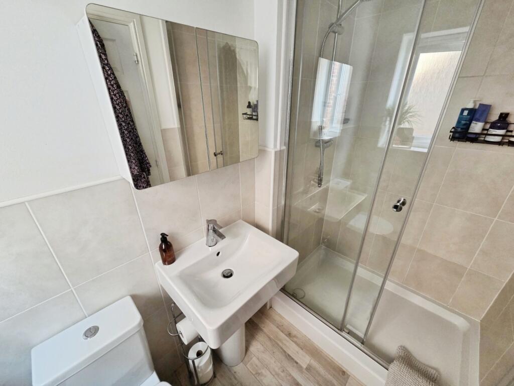 pbox-bathroom-323378.jpg