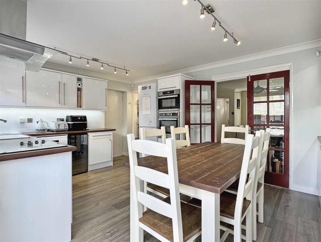 Kitchen Diner.jpg