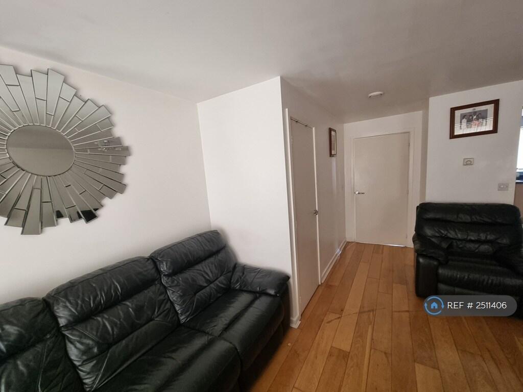 Lounge/ Dining Area