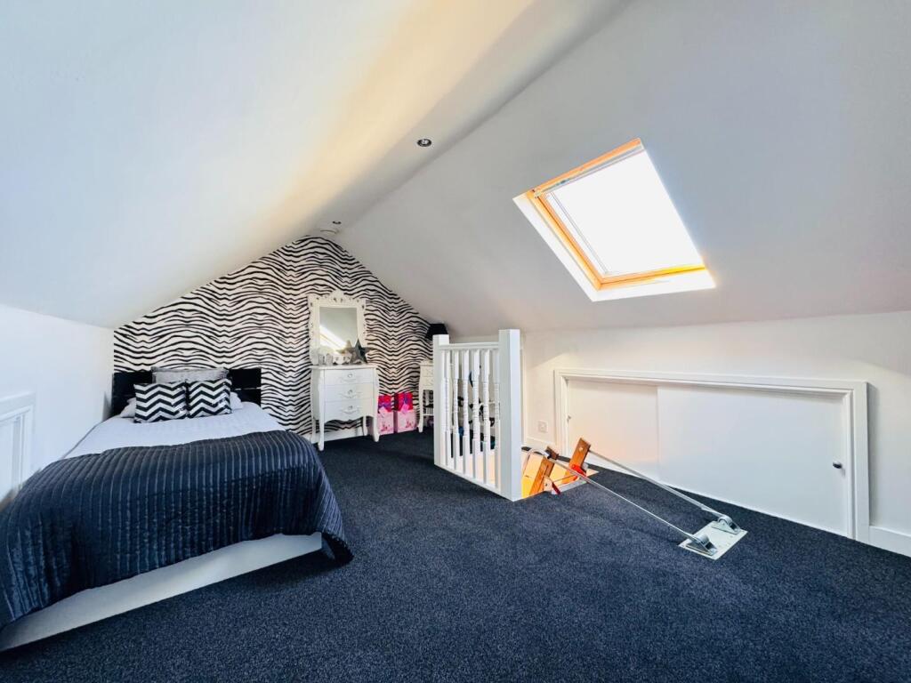 ATTIC ROOM
