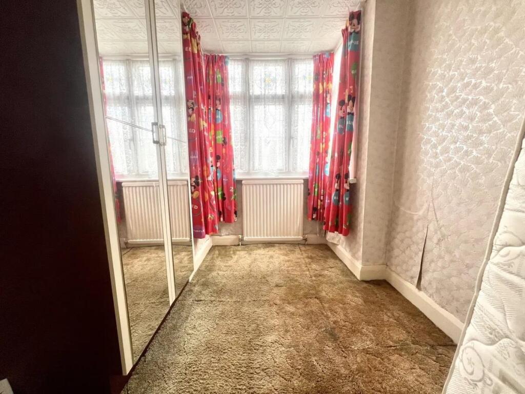 93 grosvenor bedroom 4.jpg