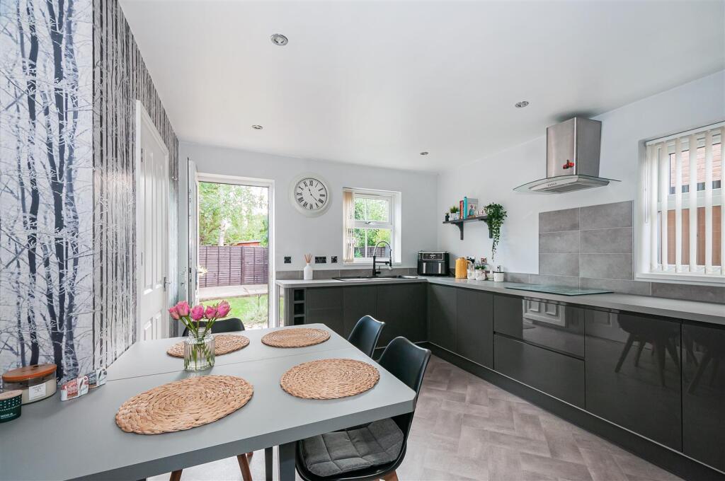 65 Captains Close5.jpg