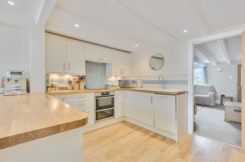 1307226-7-684aa47...