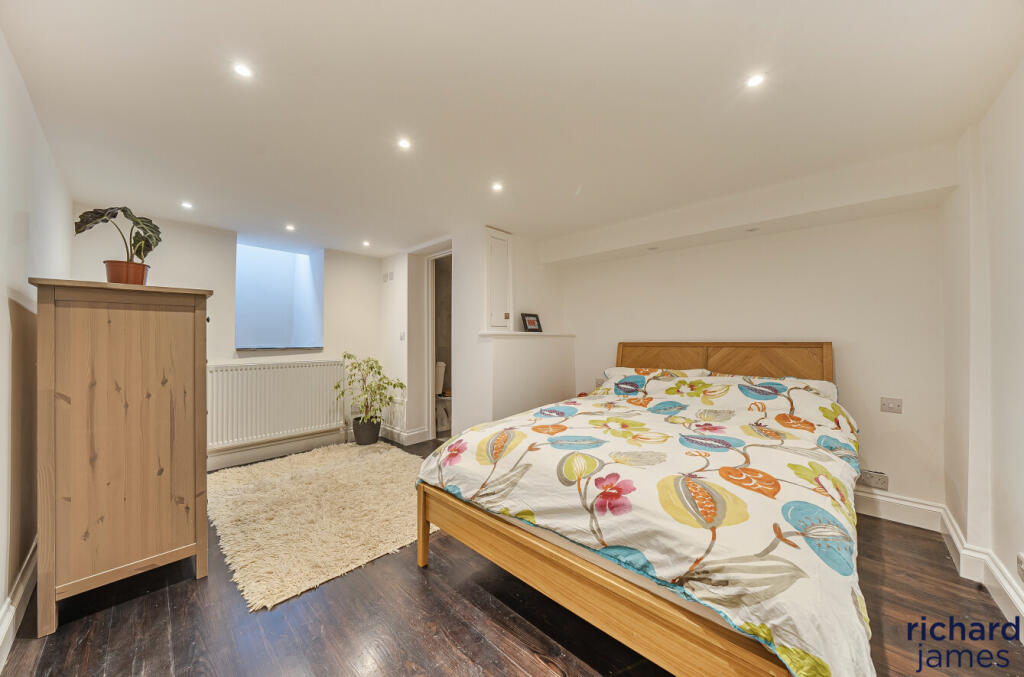 65281fe08df1428097d5acc4c7d3ba4b