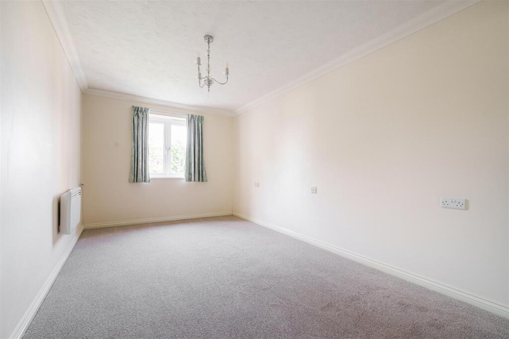 Bedroom.JPG