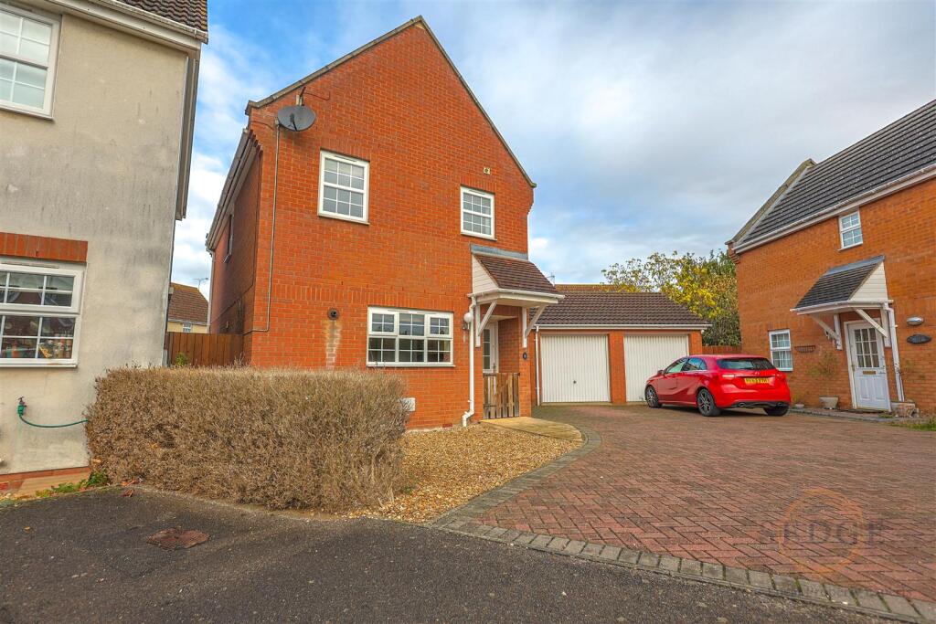 4 mallard close -21.jpg