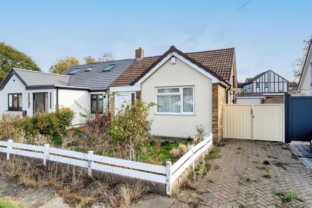 Oak Way, Bedfont, Greater London, TW14 8AT