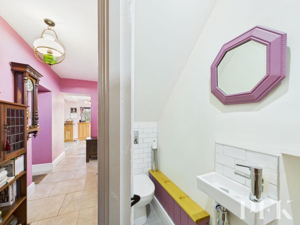 Hallway &amp; WC