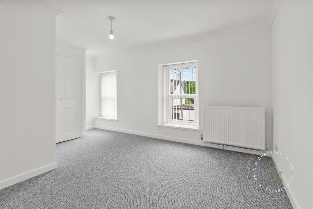 Cardiff Road, Taffs Well (6).jpg