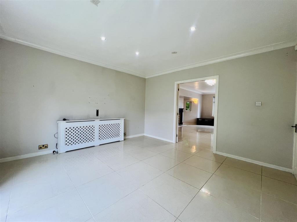 Dining Room Aspect 3