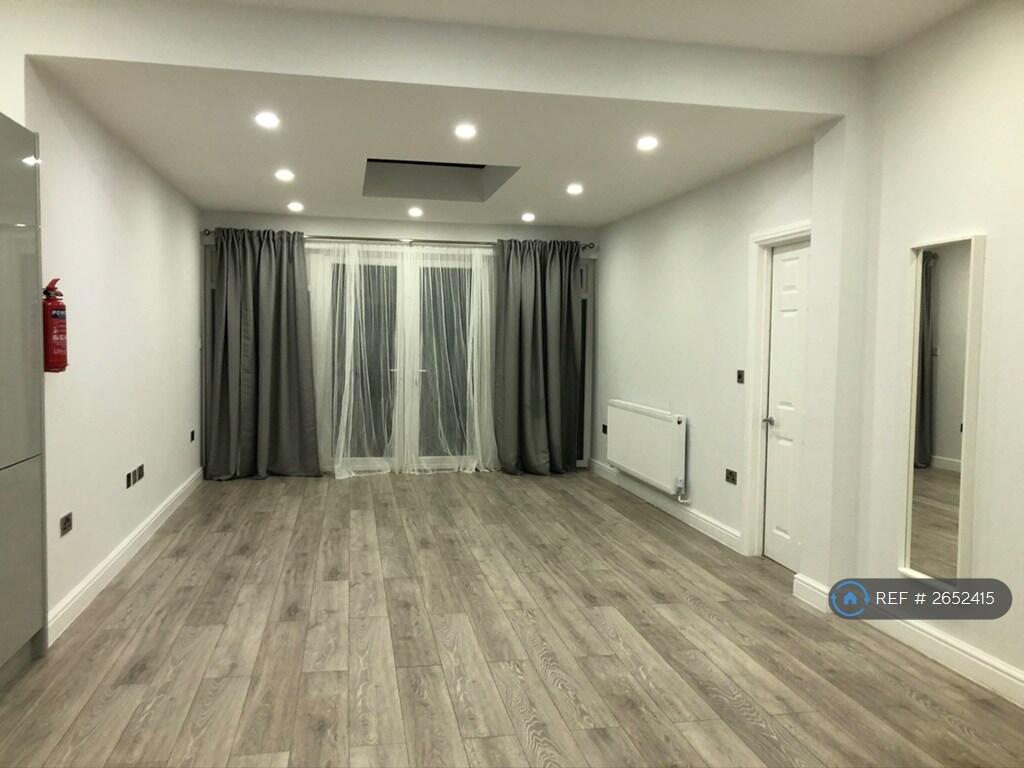 Rodborough Road, London, NW11