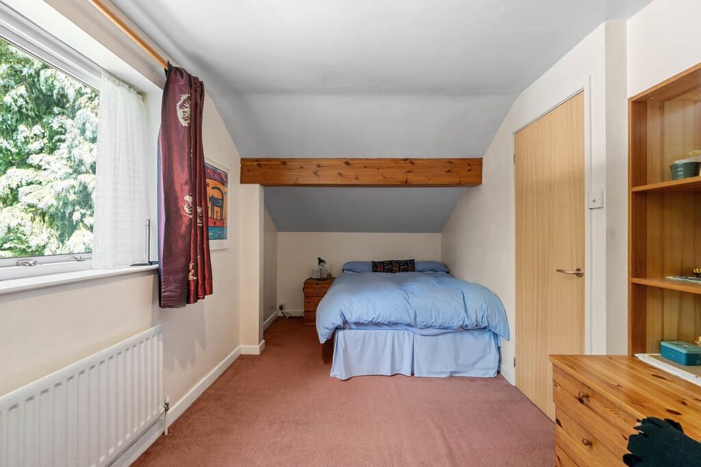 6 Hawkesworth Dri...