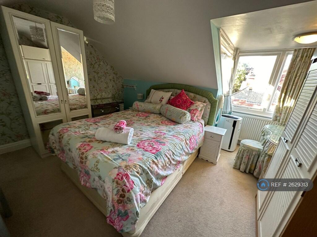 Apt Master Bedroom In Apt