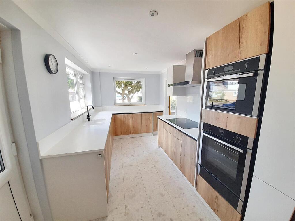 Kitchen / breakfast room
