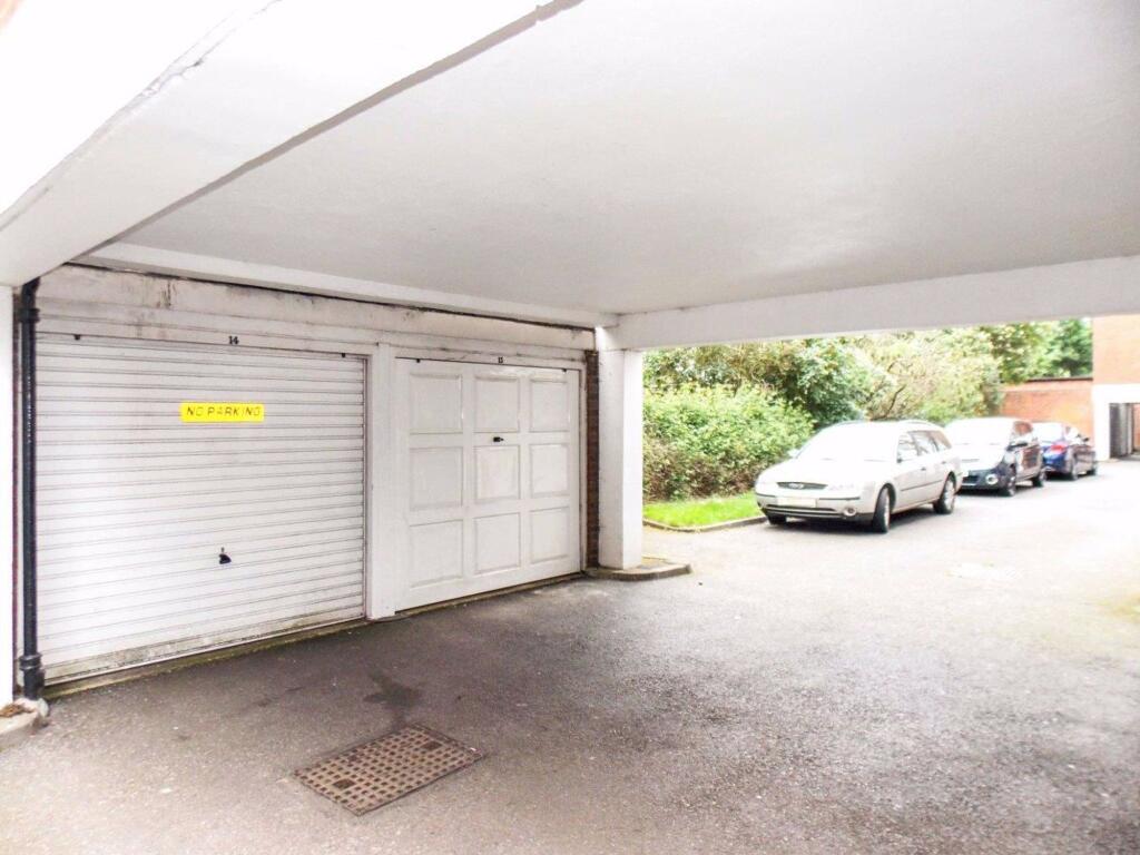 GARAGE