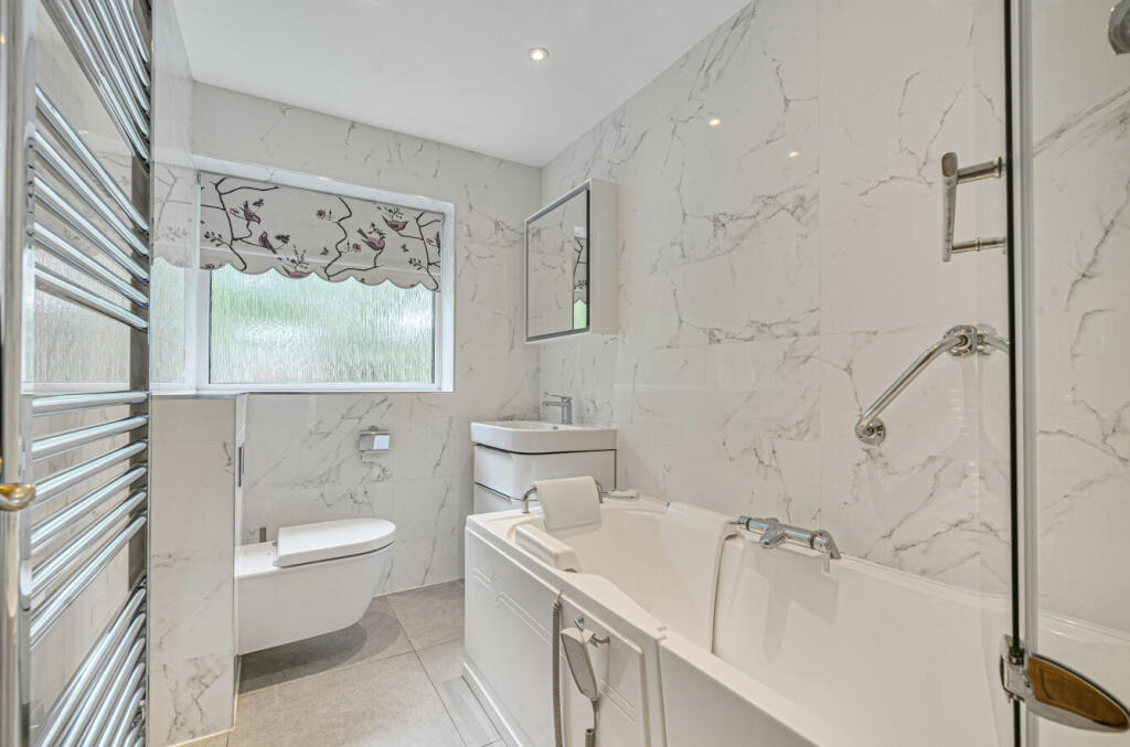 1353661-23-68c2da...