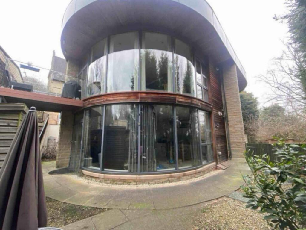 Curved Window Apt...