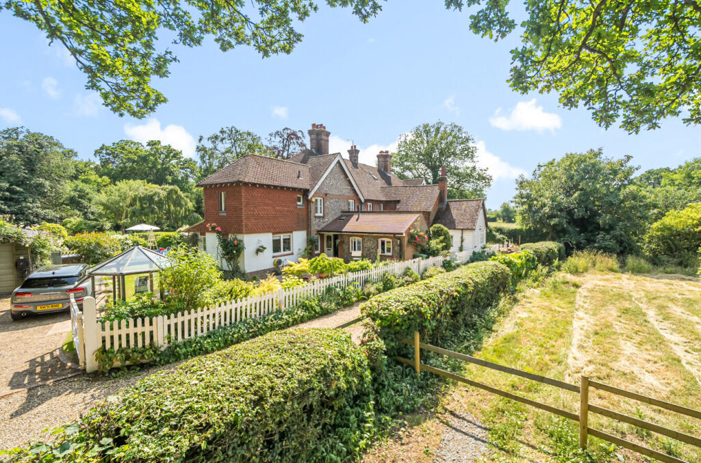 1313605-4-68592c8...