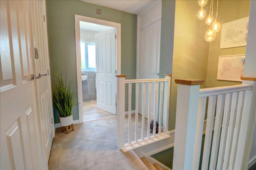 FIRST FLOOR LANDING