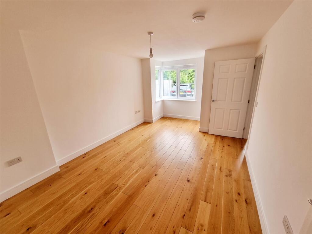 Sitting room 1.jpg