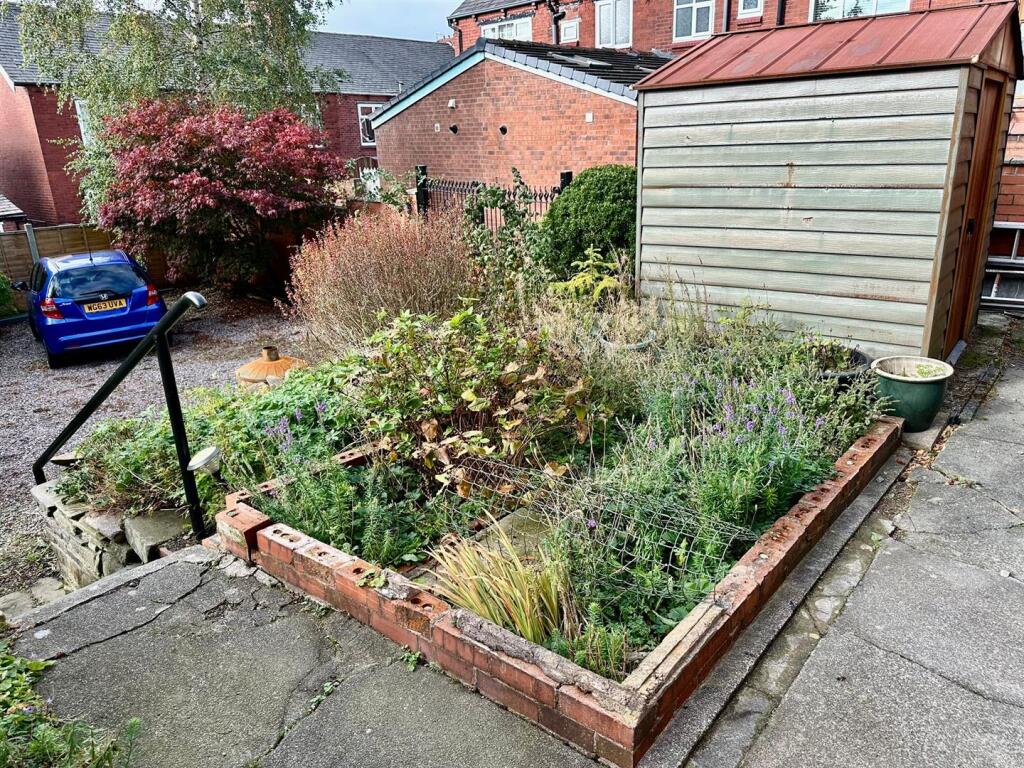 WhatsApp Image 2025-10-06 at 12.02.39_95d650d8.jpg