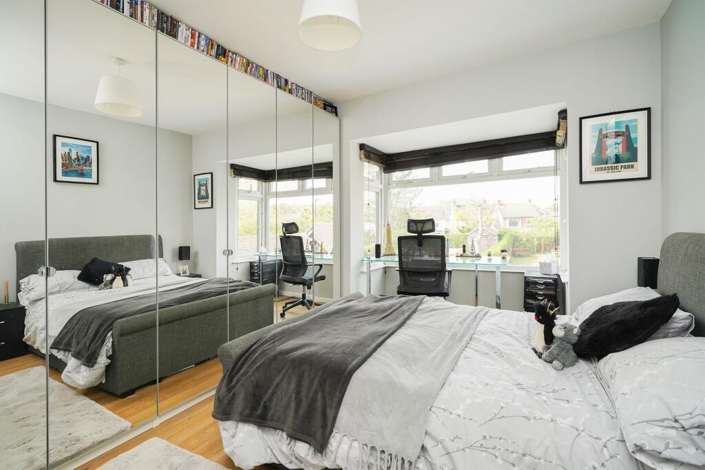 BEDROOM 2