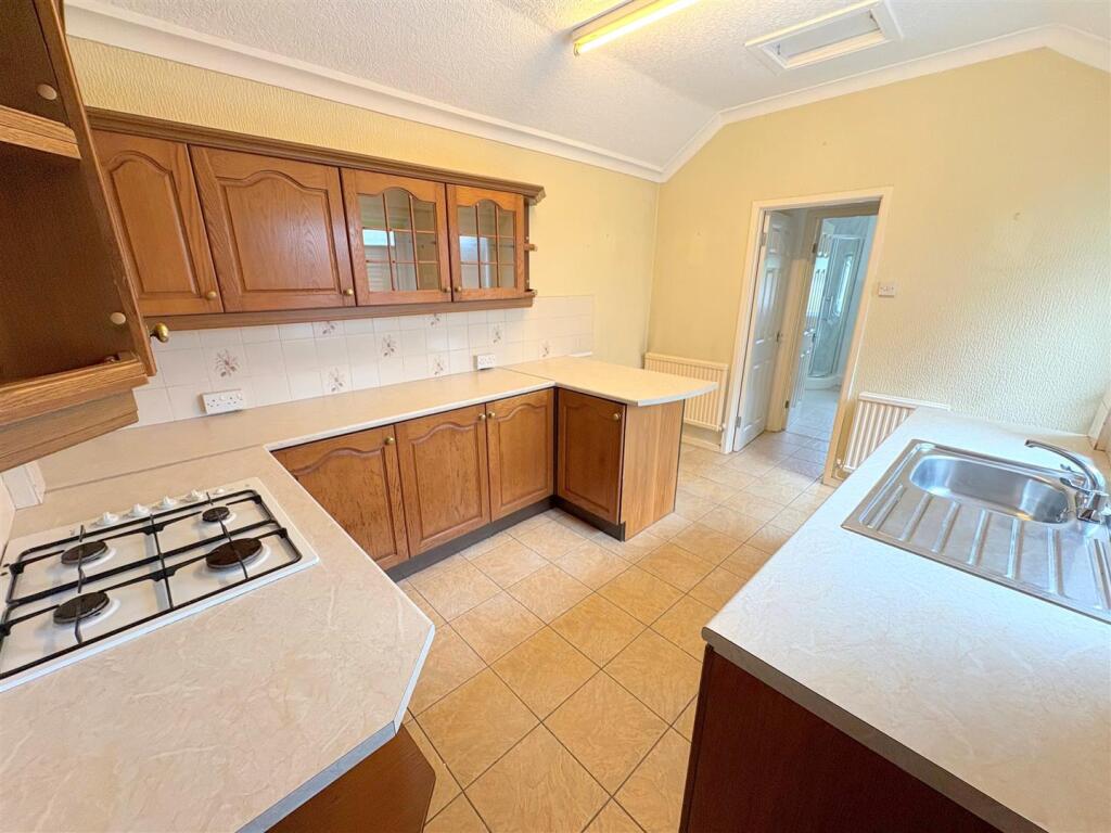 Kitchen / Breakfast Room