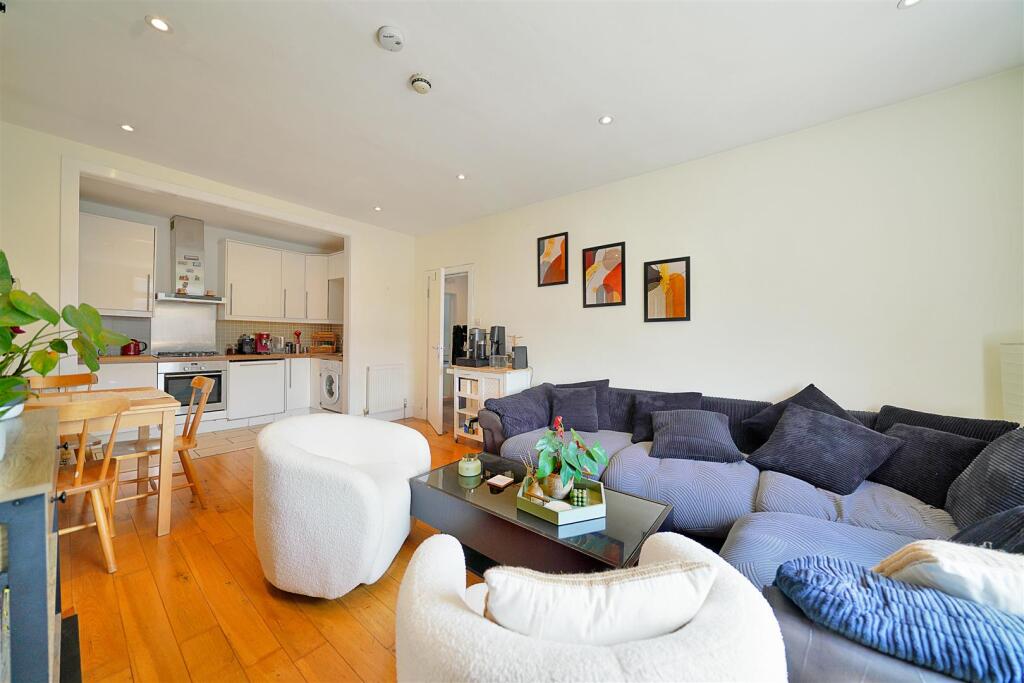 9C Dean Road - eFviszT4cX8JP9Zeh2Av.jpg
