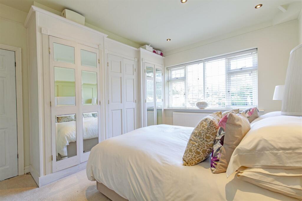 Bedroom 1-2.jpg